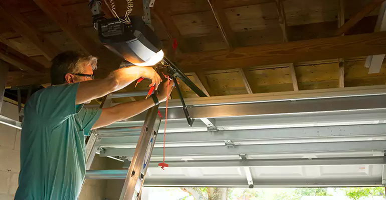 Chamberlain Garage Door Repair in Town 'n' Country, FL