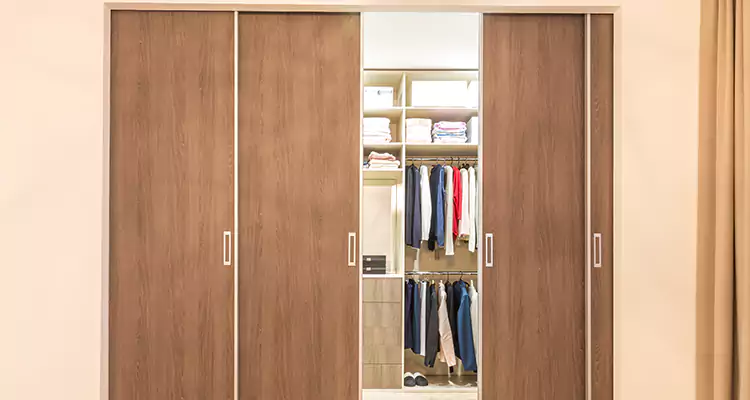 Sliding Closet Wardrobe Repairs in Town 'n' Country, FL